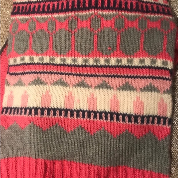 Gap Matching Hat/Scarf Set - Picture 3 of 8